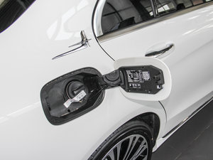 2015款C 200 L 4MATIC 油箱盖