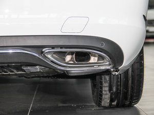 2015款C 200 L 4MATIC 排气管
