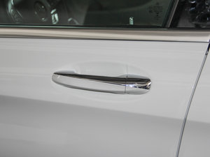 2015款C 200 L 4MATIC 主驾门拉手