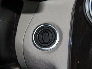 2015C 200 L 4MATIC п؅^