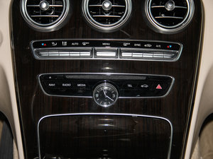 2015款C 200 L 4MATIC 中控区