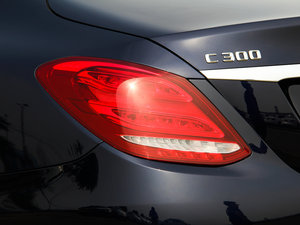 2015C 300 \ ^