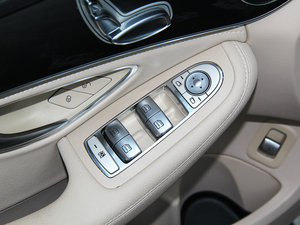 2015款C 200 L  主驾车窗控制区	