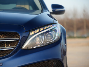 2015款C 300 L 运动型 大灯