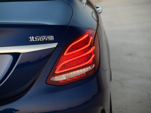 2015款C 300 L 运动型 尾灯