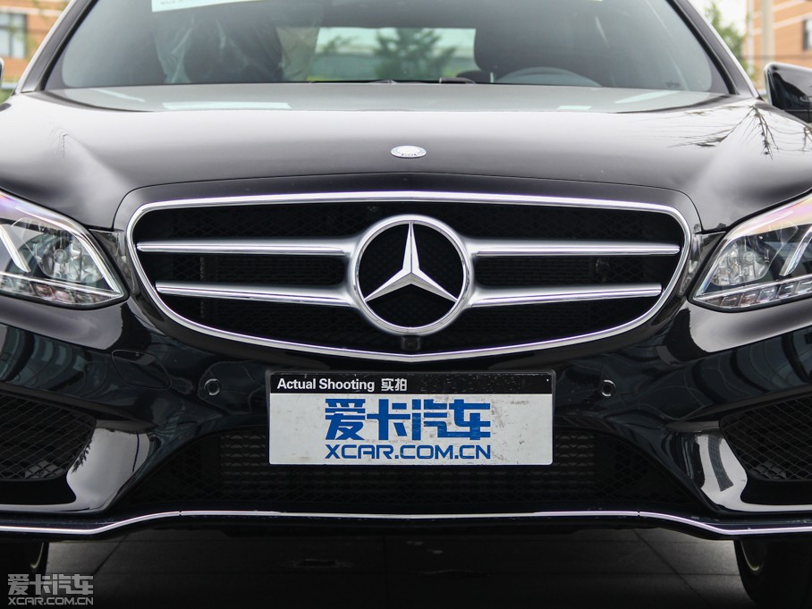 2015��YE�� E 260L �\�ӕr����