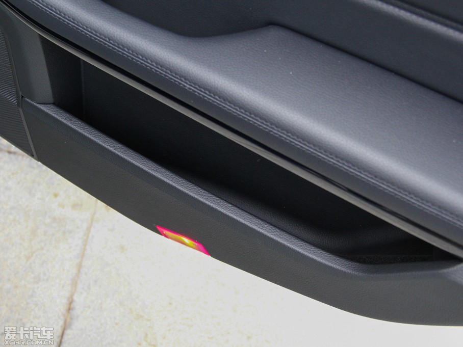 2015YE E 260L \ӕr