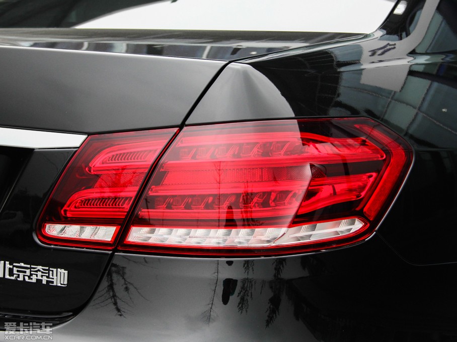 2015��YE�� E 260L �\�ӕr����