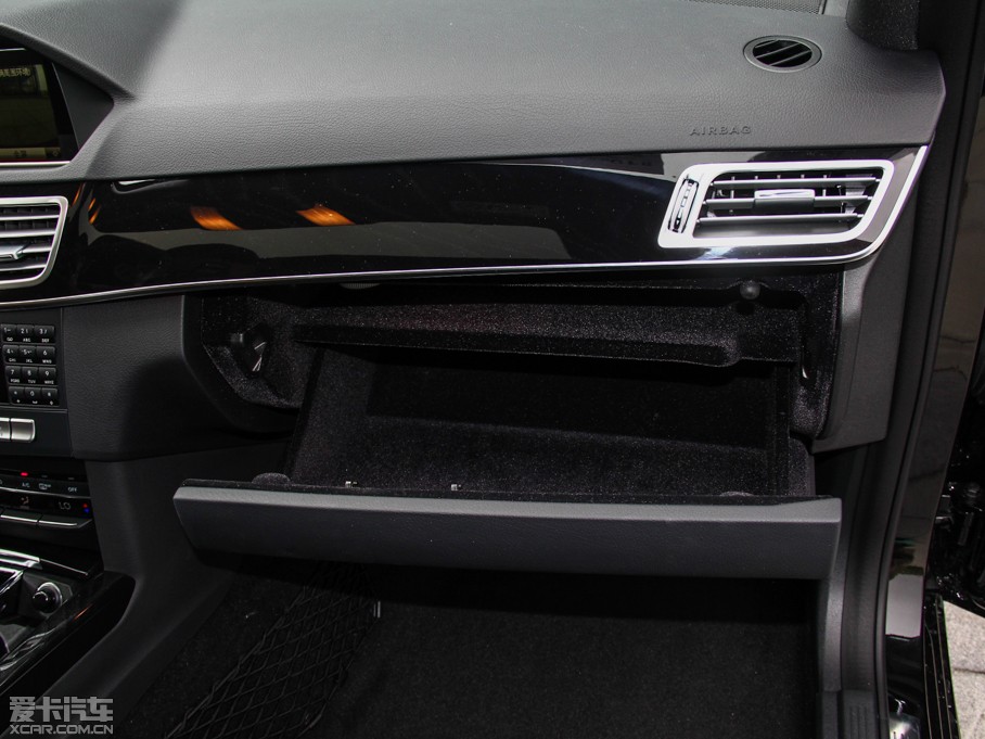 2015��YE�� E 260L �\�ӕr����