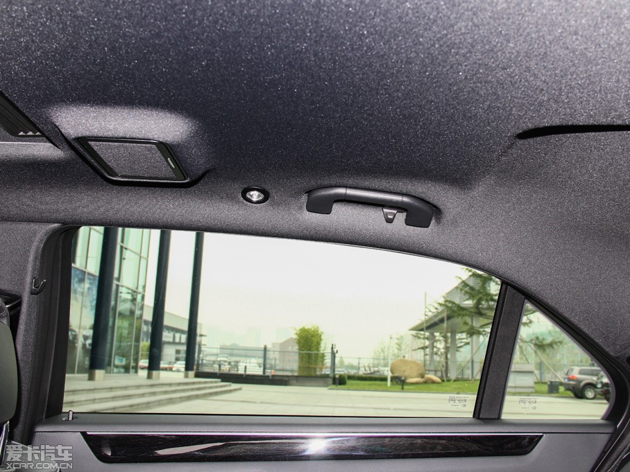 2015��YE�� E 260L �\�ӕr����