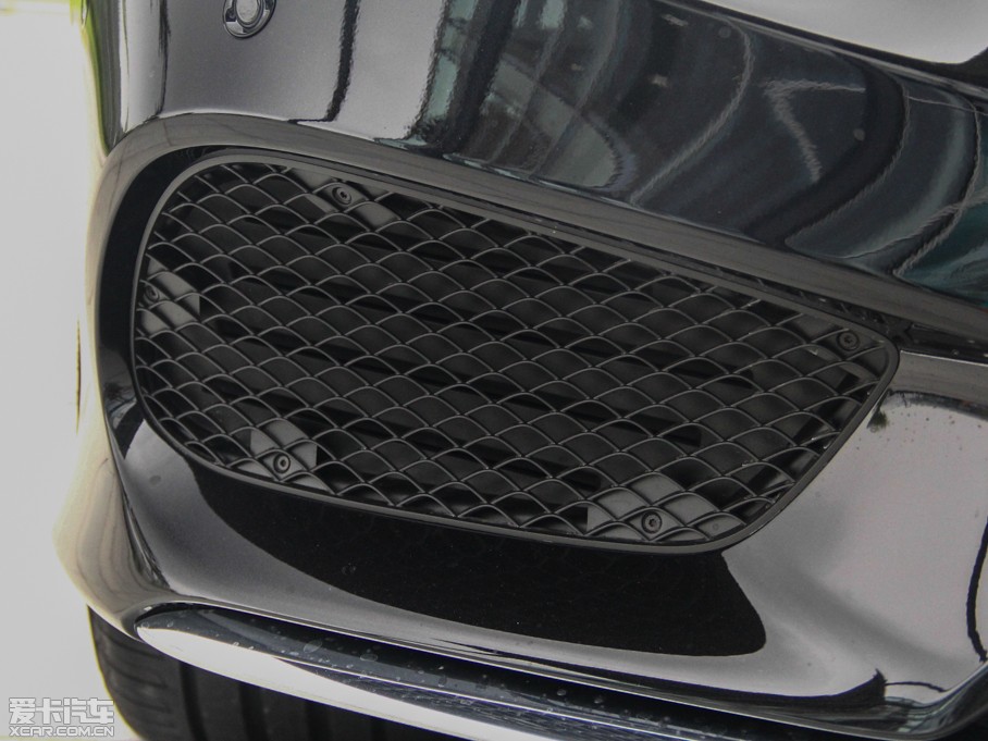 2015��YE�� E 260L �\�ӕr����