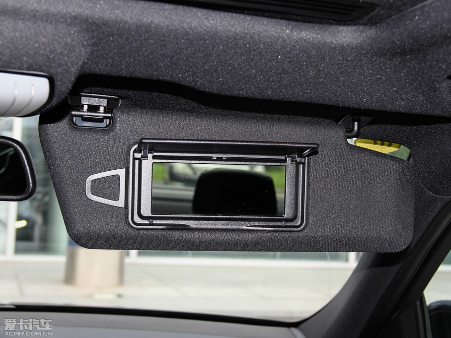 2015YE(j) E 260L \(yn)(dng)r(sh)