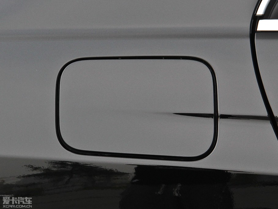 2015YE E 260L \ӺA