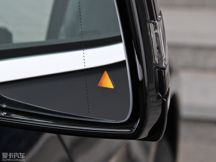 2015YE E 260L \ӺA