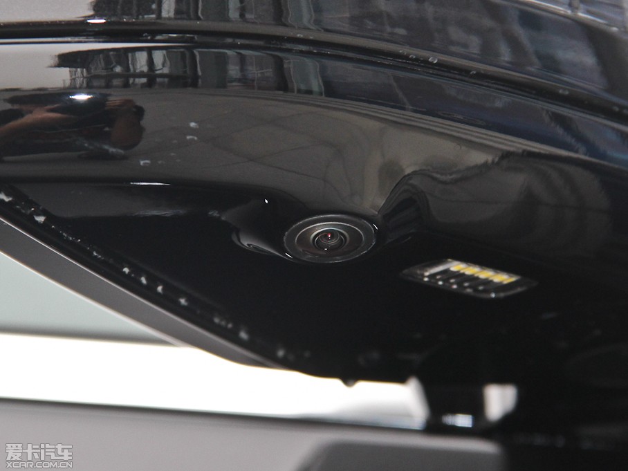 2015��YE�� E 260L �\�Ӻ��A��