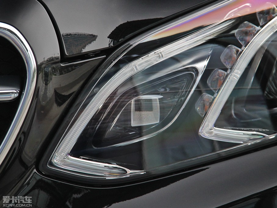 2015��YE�� E 260L �\�Ӻ��A��