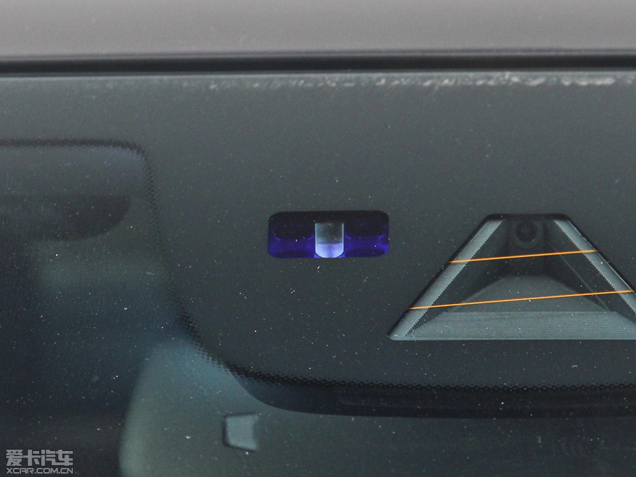 2015YE(j) E 260L \(yn)(dng)A