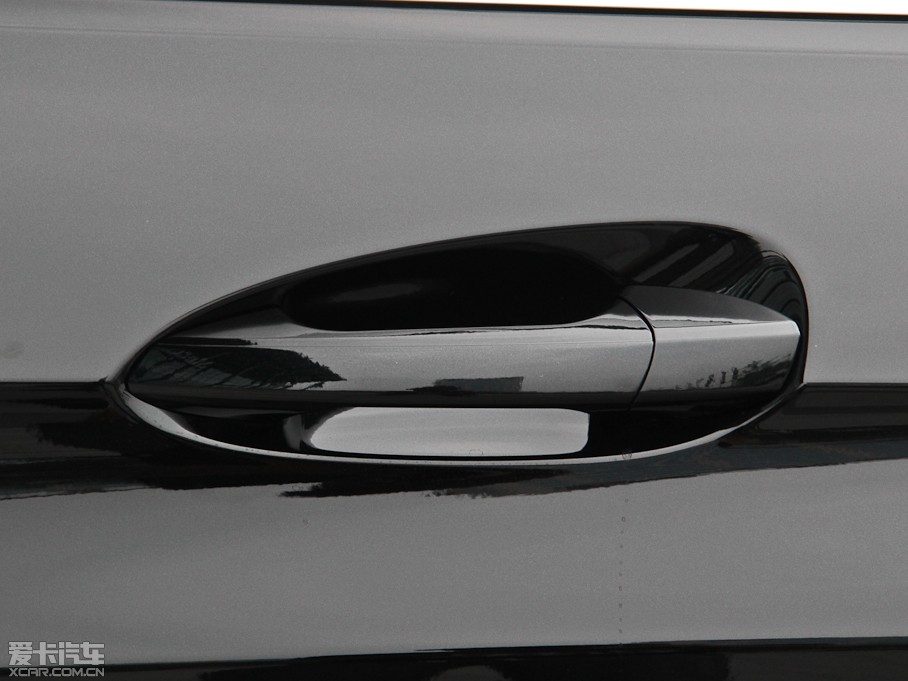 2015YE E 260L \(yn)ӺA