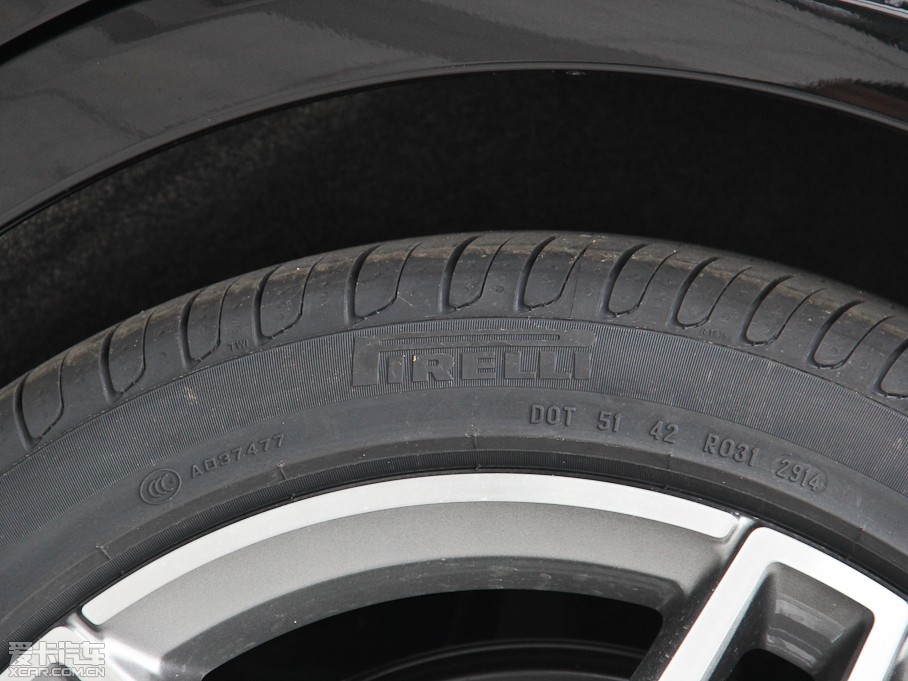 2015��YE�� E 260L �\�Ӻ��A��