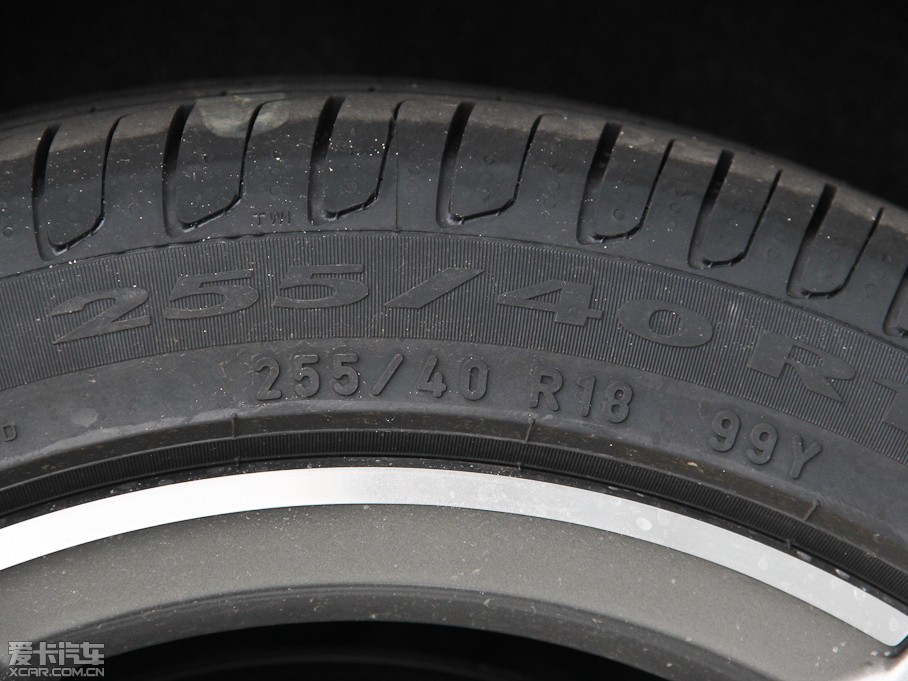 2015��YE�� E 260L �\�Ӻ��A��