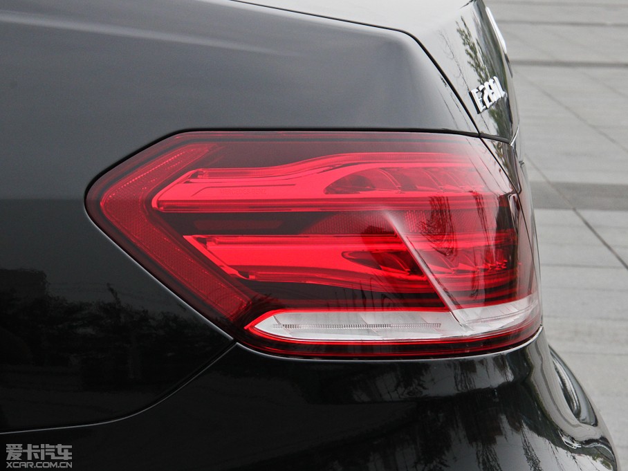 2015YE E 260L \ӺA