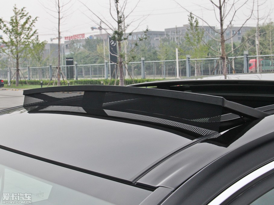 2015YE E 260L \ӺA