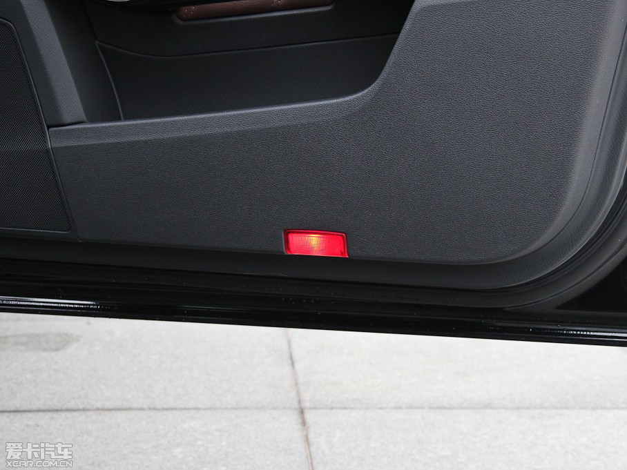 2015YE(j) E 260L \(yn)(dng)A