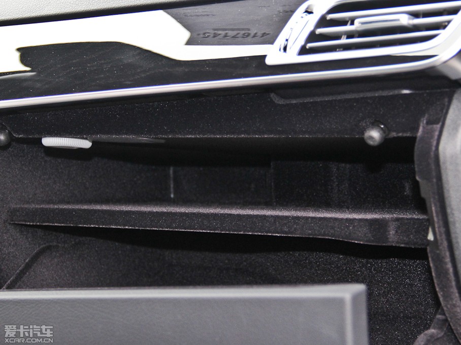 2015YE(j) E 260L \(yn)(dng)A