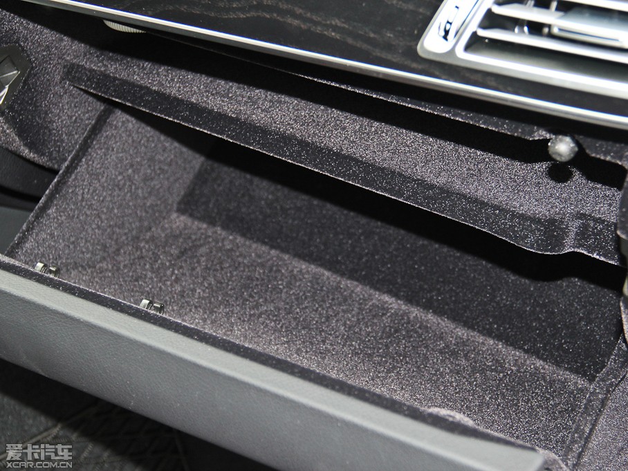 2015YE E 260L \ӺA