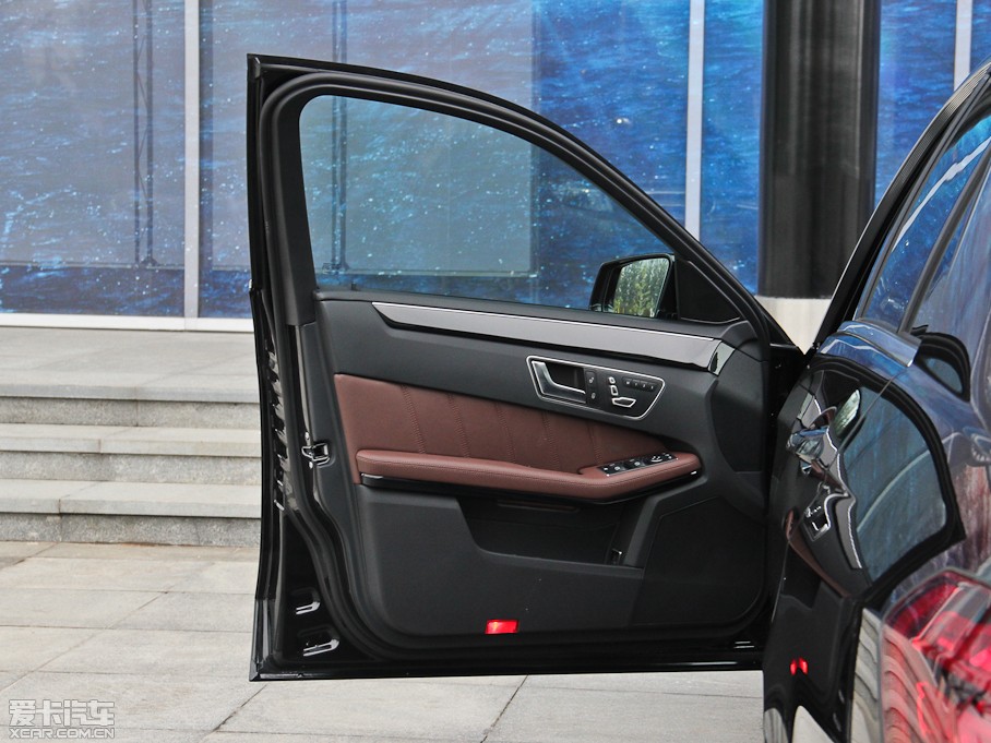 2015YE E 260L \ӺA