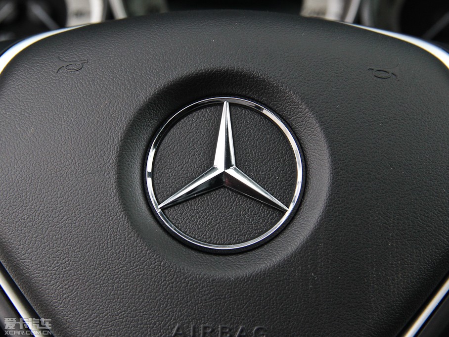 2015��YE�� E 260L �\�Ӻ��A��