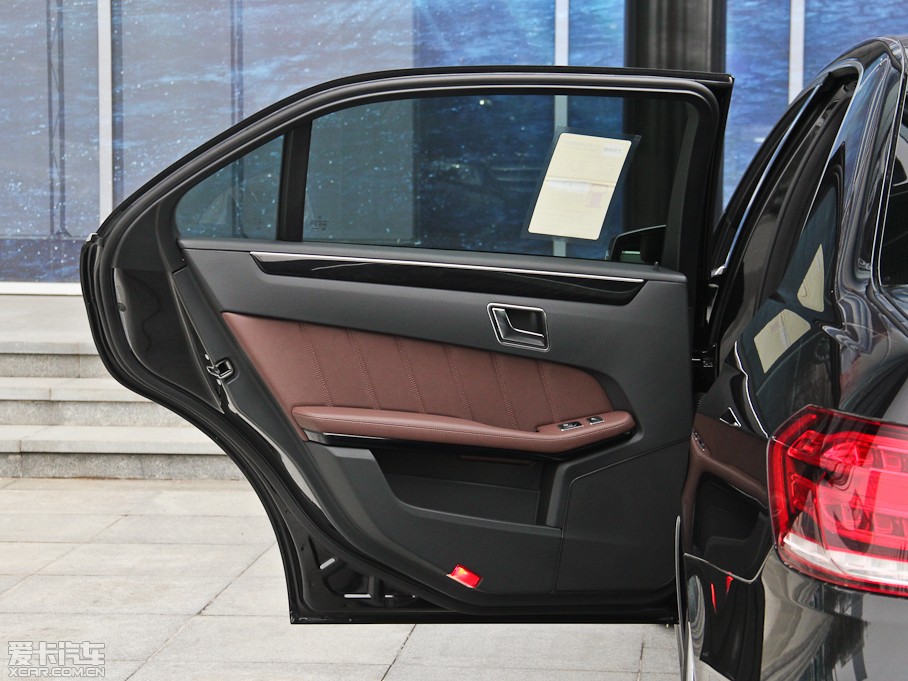 2015YE(j) E 260L \(yn)(dng)A