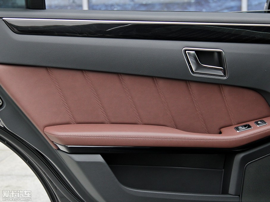 2015YE E 260L \ӺA