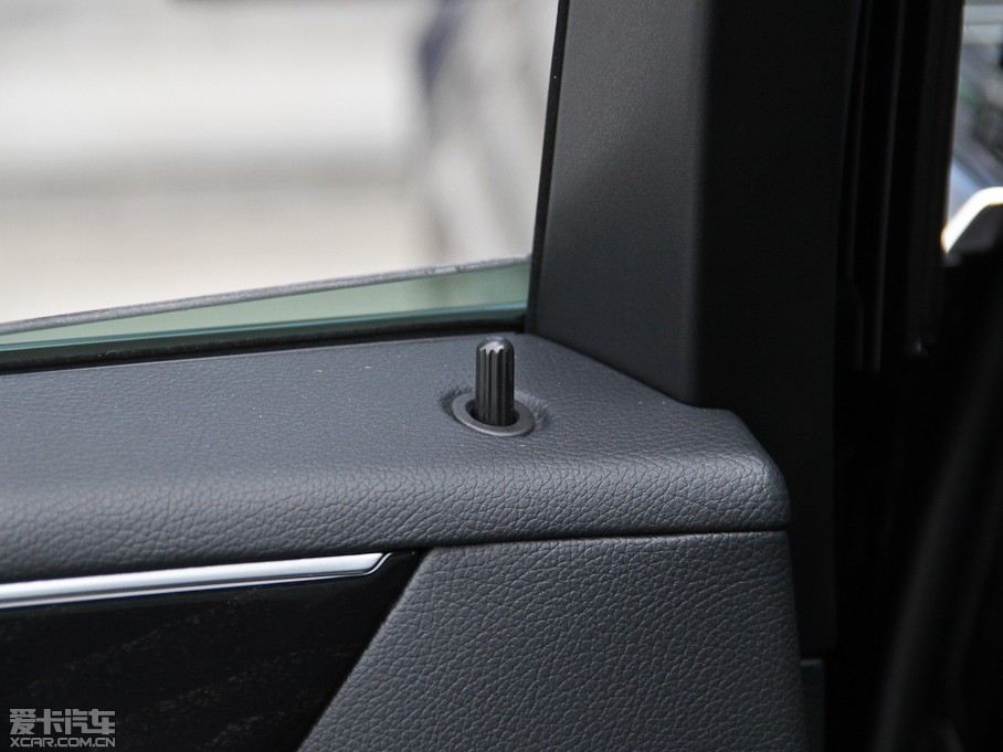 2015YE E 260L \ӺA