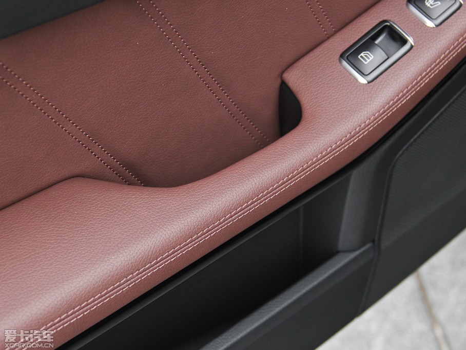 2015YE E 260L \ӺA