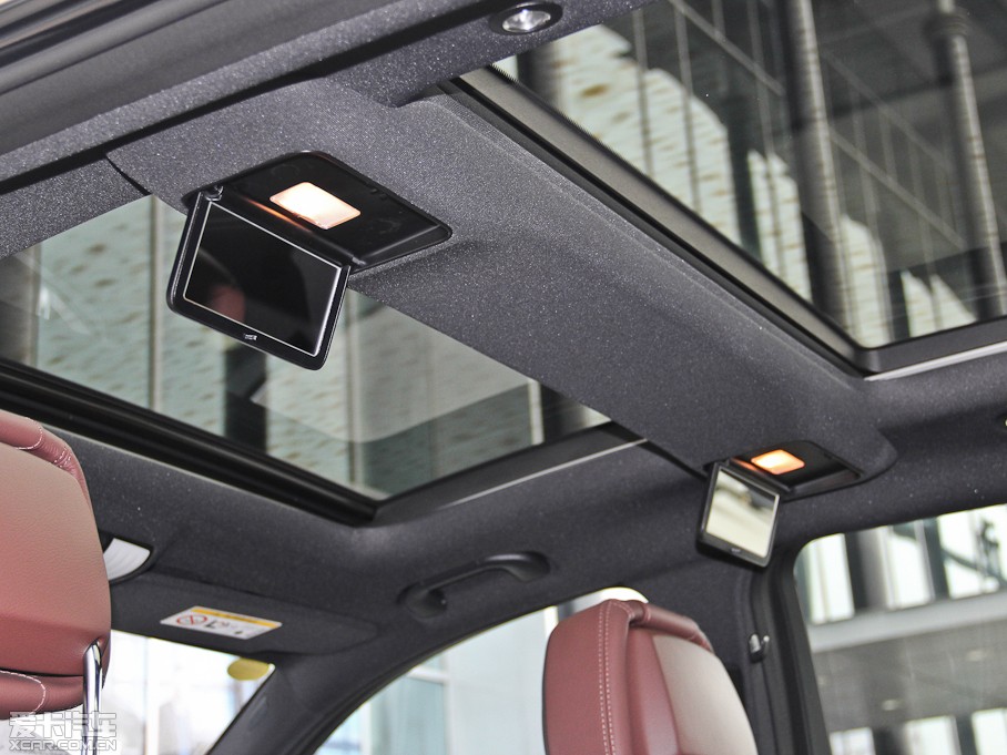 2015YE E 260L \ӺA