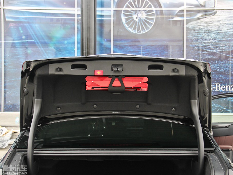 2015YE E 260L \ӺA