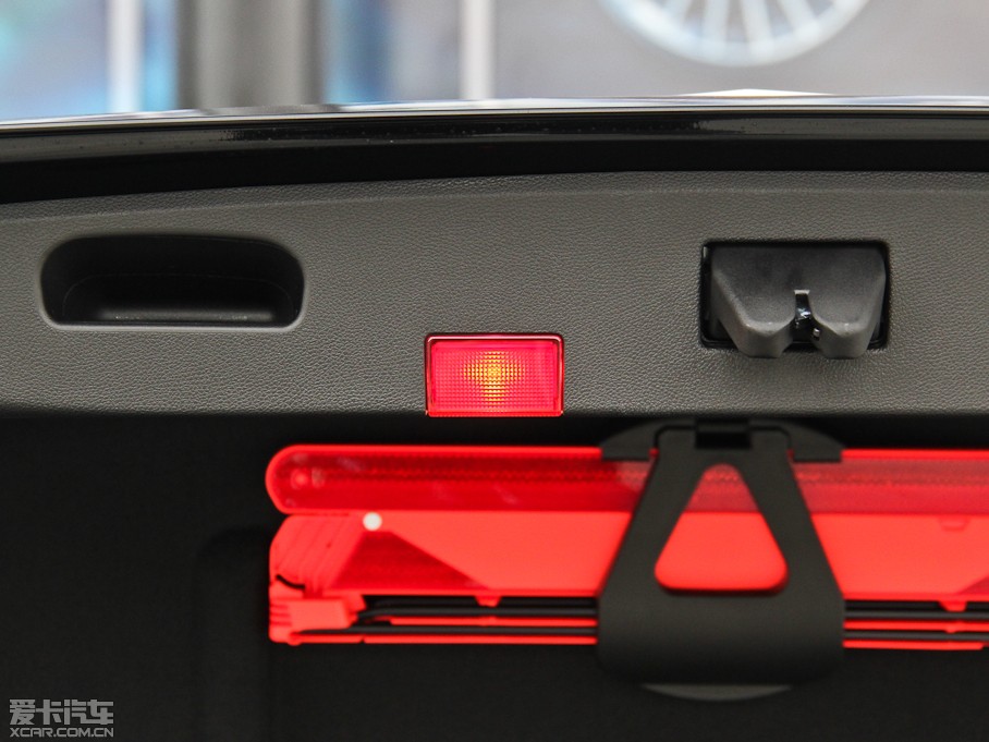 2015YE E 260L \ӺA