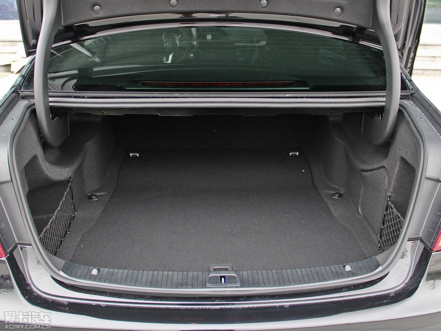 2015YE E 260L \ӺA