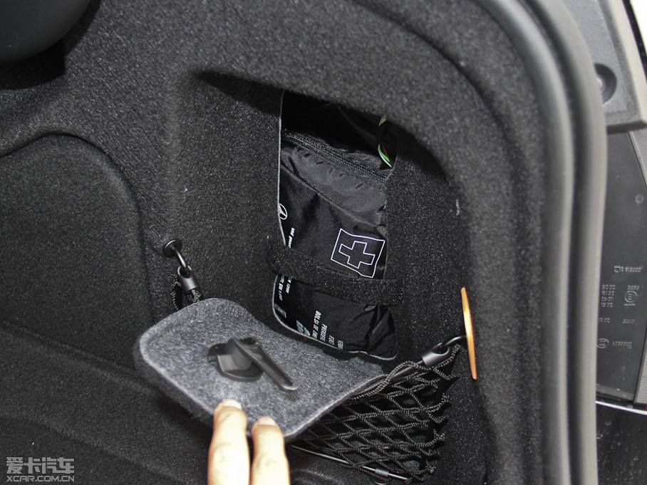 2015YE E 260L \ӺA