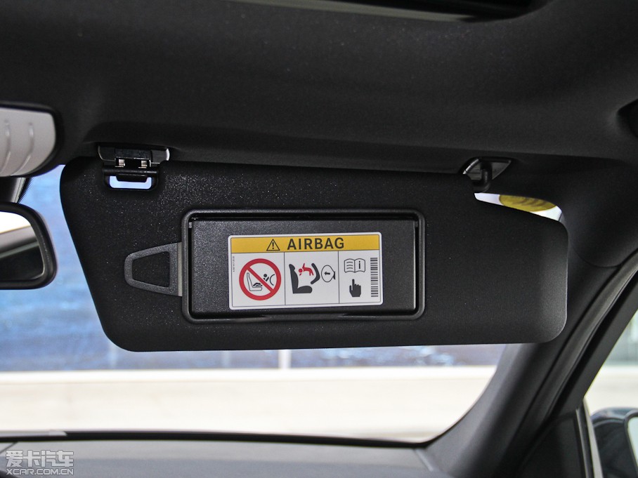 2015YE E 260L \ӺA