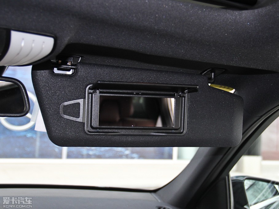 2015YE E 260L \ӺA