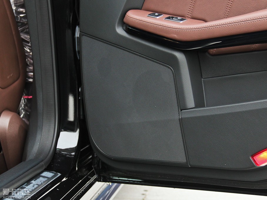 2015YE E 260L \(yn)ӺA