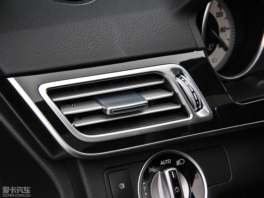 2015YE E 260L \ӺA