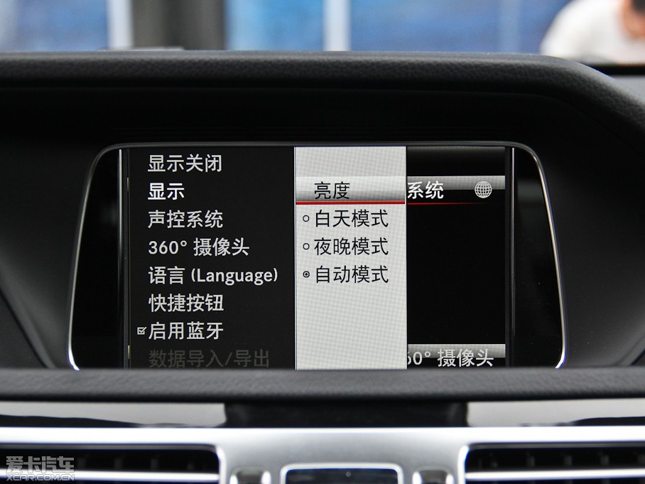 2015YE E 260L \(yn)ӺA