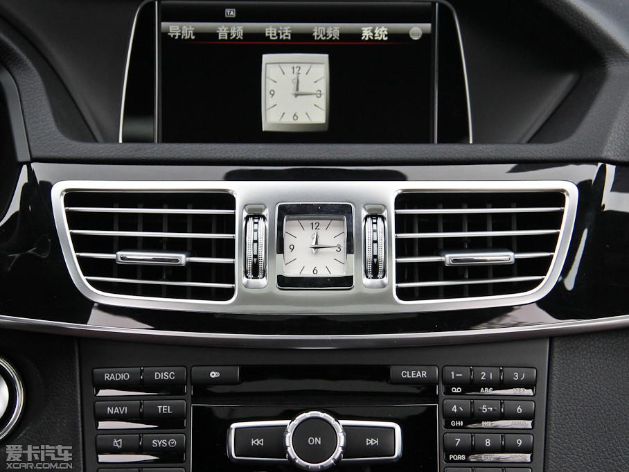 2015��YE�� E 260L �\�Ӻ��A��