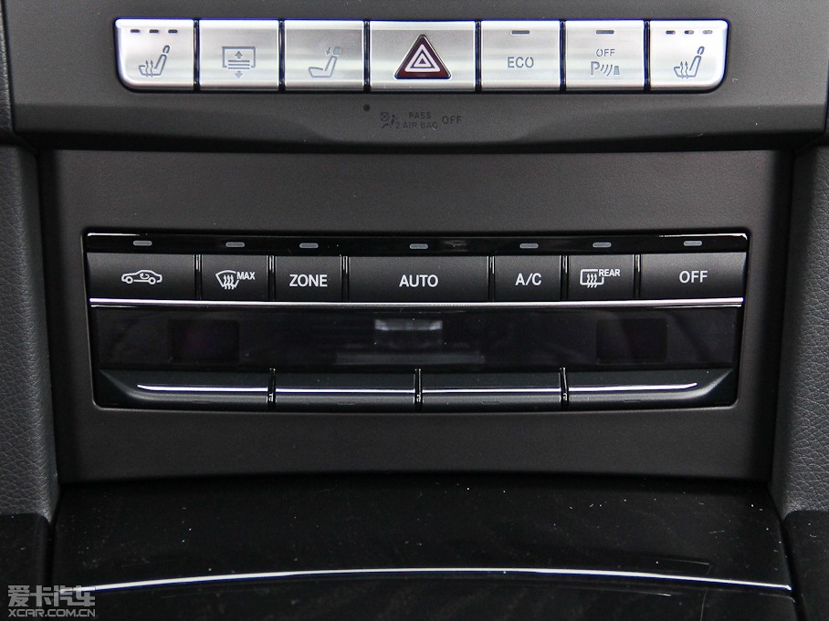 2015��YE�� E 260L �\�Ӻ��A��