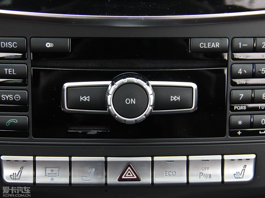 2015��YE�� E 260L �\�Ӻ��A��