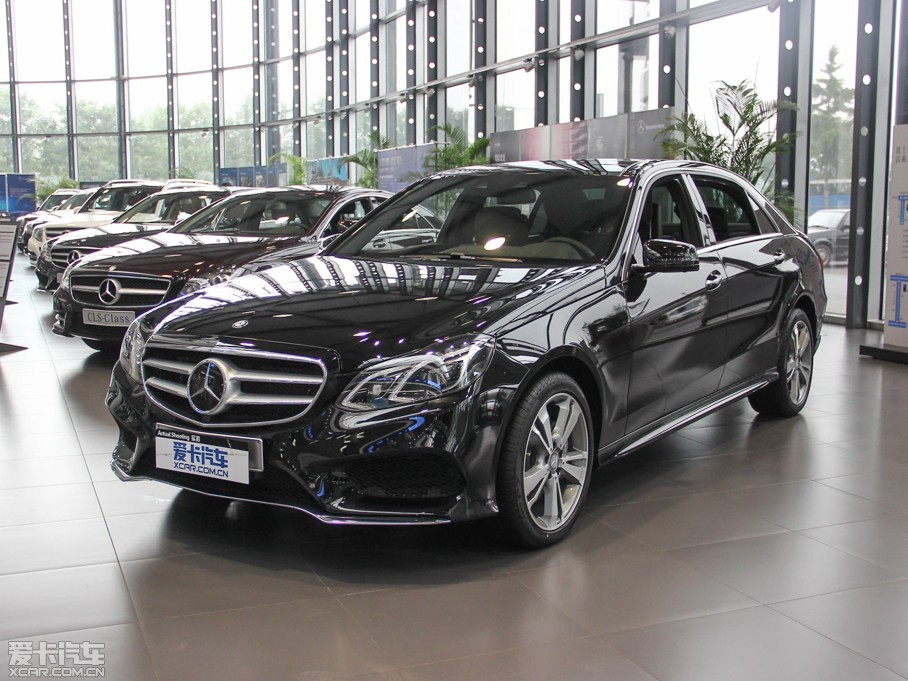 2015��YE�� E 400L 4MATIC �\�Ӻ��A��