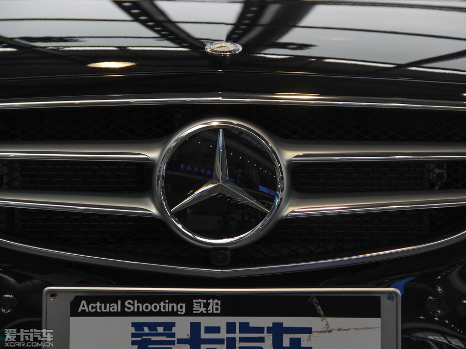 2015��YE�� E 400L 4MATIC �\�Ӻ��A��